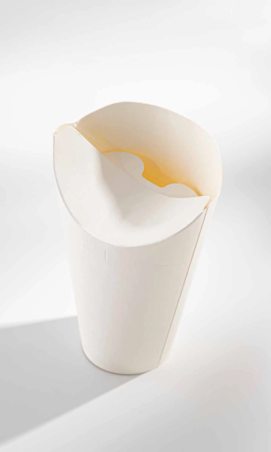 Vaso con la primera mitad plegada